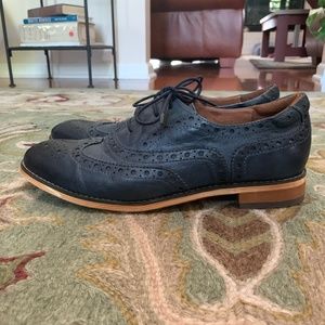 Mona Flying Women’s Leather Perforated Lace -up Oxfords Brogue